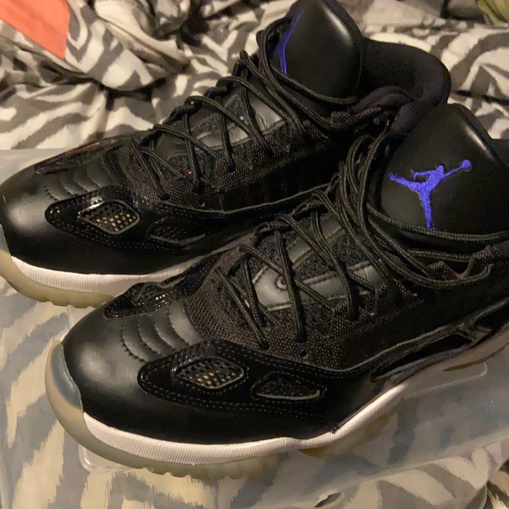 Jordan 11ie space jam size 12